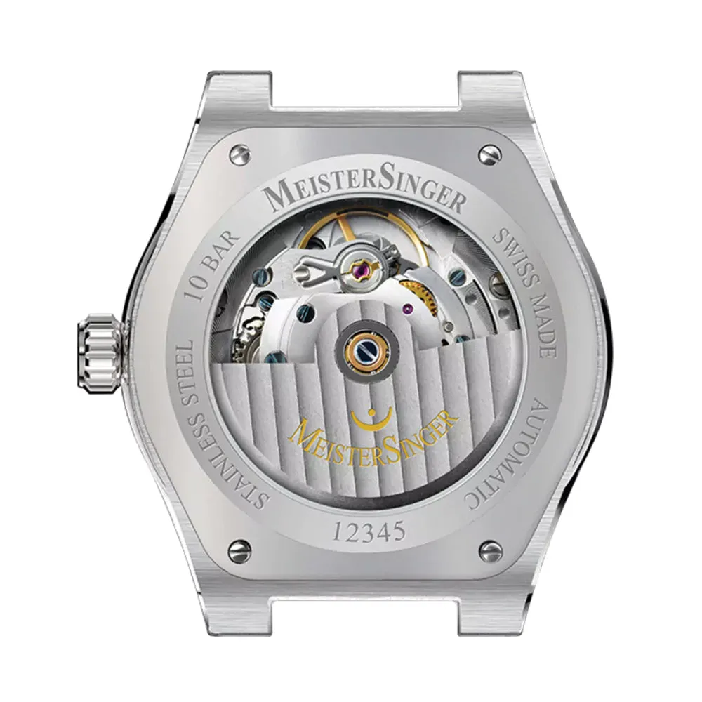 Kaenos 40mm - Grey on Bracelet
