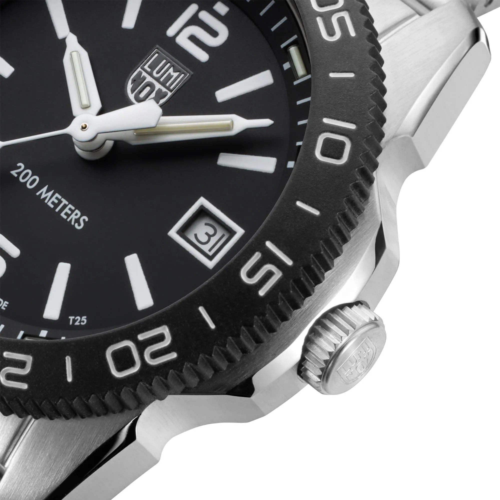 Luminox Men's Quartz Watch - Pacific Diver Ripple Black Dial Silver Bracelet | 3122.M