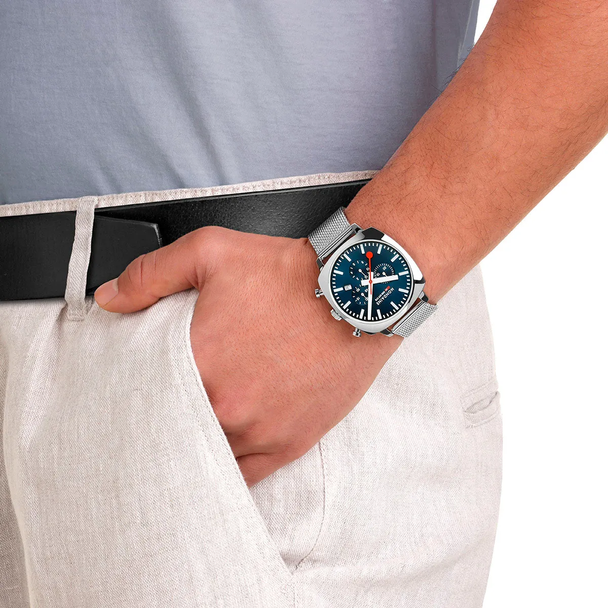 Mondaine Official Swiss Railways Cushion Set Watch
