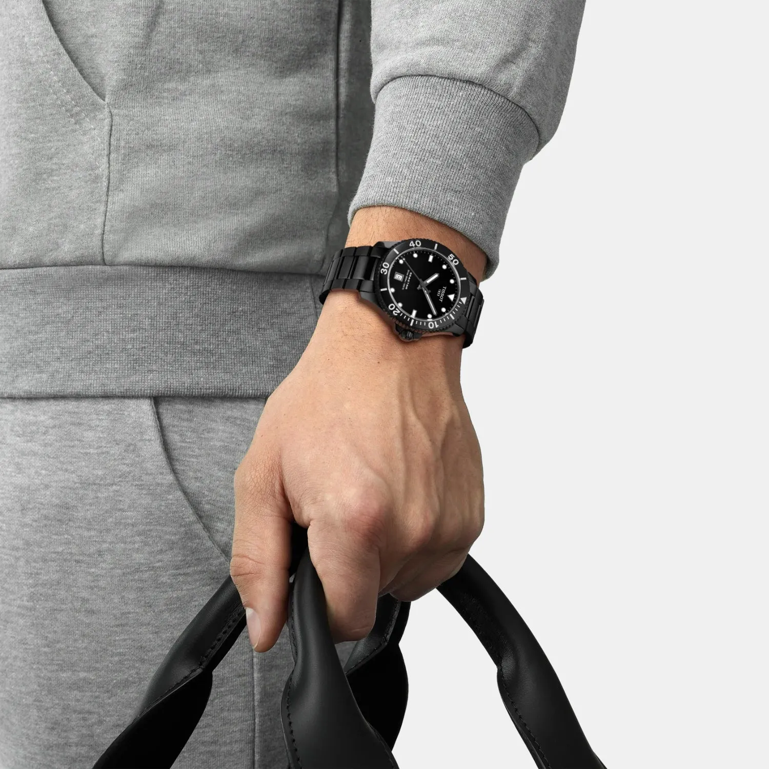 Seastar Men Quartz Black Dial Analog Stainless Steel Watch T1204103305100